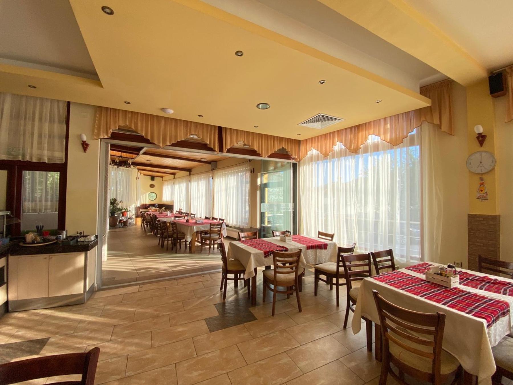 Boryka Family Hotel Asikoria Ngoại thất bức ảnh